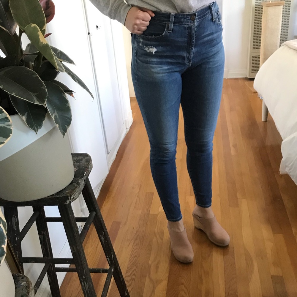 AG “The Mila Ankle” High rise skinny